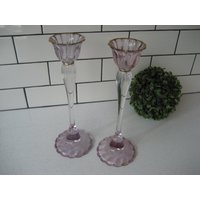 Wahl 11 "Weinlese-Kristall-Kerzenleuchter-Goldvergoldung Ausgebogte Basis Eingeschnittener Stiel Höchste Qualität Mauve Und Oder Pink Frühling Wahl 11 "Weinlese-Kristall-Kerzenleuchter-Goldvergoldung Ausgebogte Basis Eingeschnittener Stiel Höchste Qualität Mauve Und Oder Pink Frühling von 222nest