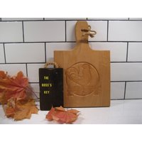 Wahl Vintage Hahn Schneidebrett Retro Schlüsselhalter Massivholz Geprägtes Huhn Saure Gelb Schriftzug Seilgriffe Hygge Bauernhaus von 222nest