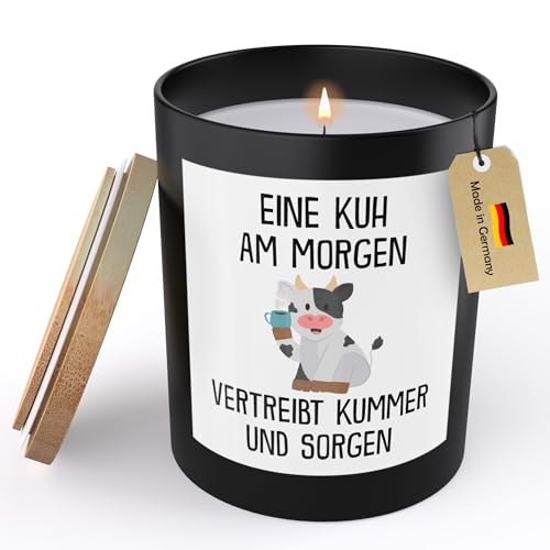 22Feels Lustige Spruchkerze Frauen Kuh Sojawachs Kerze im Glas Handgemacht mit Spruch Humor Frech Candle Duft Deko Vegan Nachhaltig Nachhaltig - ZITRUS 22Feels Lustige Spruchkerze Frauen Kuh Sojawachs Kerze im Glas Handgemacht mit Spruch Humor Frech Candle Duft Deko Vegan Nachhaltig Nachhaltig - ZITRUS von 22Feels