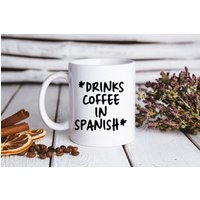 Trinkt Kaffee Auf Spanisch Mexikanisch Puertoricanisch Boricua El Salvador Salvadorianisch Spanglish Becher, Lustige Kaffeetasse von 22ndOfOctober