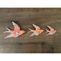 Set Mit 3 Floral Rosa Fliegende Vögel Hängen Retro Vintage Stil Dekorative Ornament Schwalbe Shabby Chic Montage Flock Wandkunst von 24x7Bargain