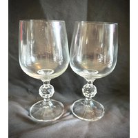 Ein Wunderschönes Set Aus Zwei Böhmen Claudia Crystal Cordials/Ball Stem Schnapsgläsern Ein Wunderschönes Set Aus Zwei Böhmen Claudia Crystal Cordials/Ball Stem Schnapsgläsern von 2BEB