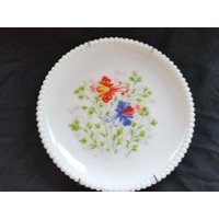 Vintage Westmoreland Plate Milk Glass Beladed Edge Hand Painted Columbine Flowers 7.5 " von 2BirdsWithOneStone