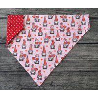 Valentine Hundehalstuch-Over The Collar- Gnome Love - Liebesjubiläum Willst Du Mich Heiraten von 2PawfectFriends
