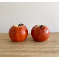 Vintage Rote Apfelsalz - Und Pfefferstreuer Made in Japan von 345glenhaven