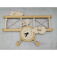 Wanduhr Flugzeug Taufgeschenk Geburtsgeschenk Kinderzimmer Wanddekoration Mit Individuellen Namen 3D Personaliserbar Wanduhr Flugzeug Taufgeschenk Geburtsgeschenk Kinderzimmer Wanddekoration Mit Individuellen Namen 3D Personaliserbar von 3DIndividuell