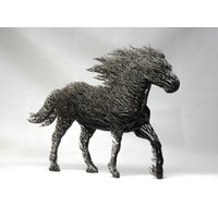 Schwarzer Mustang Aus Baum Gewachsene Statue - Pferde Figur in Einzigartigem Design Hengst Dekoration Für Reiter & Pferdenarren Schwarzer Mustang Aus Baum Gewachsene Statue - Pferde Figur in Einzigartigem Design Hengst Dekoration Für Reiter & Pferdenarren von 3DOfficeAT
