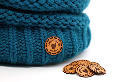 Runde handgefertigte Lederetiketten "HAND KNITTED with love" Mod. RO01 - Exklusive gravierte echte italienische Leder-Tags - Handmade leather labels tags (15 Stück - Angepasster Text) von 3DP
