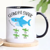 Hai-Geschenk, Hai-Kaffeetasse Mit Kindernamen, Personalisierte Hai-Tasse, Individuelle Opa-Tasse, Lustige Tasse Opa, Vatertagsgeschenk, Haie von 3Inspiredesigns