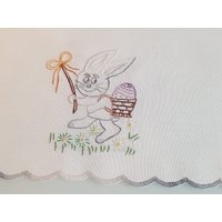 Hand Bestickt Tischläufer Tischdecke Tischtuch Embroidered Tablecloth Table Runner Osterhase von 3sestry