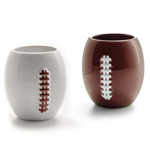 40YARDS American Football Tasse/Kaffeebecher (330 ml) im 2er Set aus Keramik mit erhabener Football Naht für Cappuccino, Flat White, Americano, Tee & mehr von 40YARDS