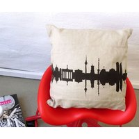 Berlin Skyline Kissenbezug, Dekor Kissen Als Interiör Geschenk Für Minimalisten Zum Geburtstag, Hochzeit Oder Einweihung - 40 X cm von 44spaces