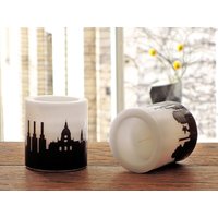 Kerze Hannover 2 Stk - Geschenk Souvenir Stumpenkerze Skyline Wohn-Accessoire Herbst Winter Einzugsgeschenk 44Spaces Kerze Hannover 2 Stk - Geschenk Souvenir Stumpenkerze Skyline Wohn-Accessoire Herbst Winter Einzugsgeschenk 44Spaces von 44spaces