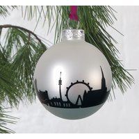 Wien Christbaumkugel Silber, Skyline Weihnachtskugel, Glaskugeln Als Weihnachtsschmuck, Baumschmuck, Dekoration Und Adventsgeschenk von 44spaces