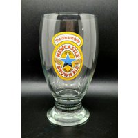 Neues Schloss Braun Ale Pint Glas von 47ImaginationsArt