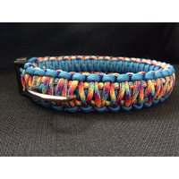 Paracord Hundehalsband in True Rainbow | Maßanfertigung von 4PawsOnlyNovelties