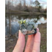 Edelstein, Terminated Titanit/Sphene Kristalle Auf Chlorit Beschichtetem Calcit von 4TheLoveOfCrystalsNC