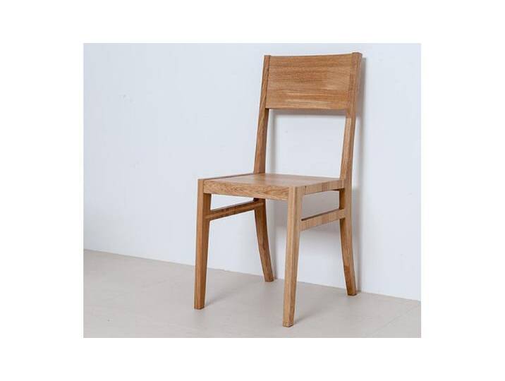 Edler Massivholzstuhl 'Throne' - Verschiedene Holzarten - Pure Country Style Edler Massivholzstuhl 'Throne' - Verschiedene Holzarten - Pure Country Style von 4betterdays