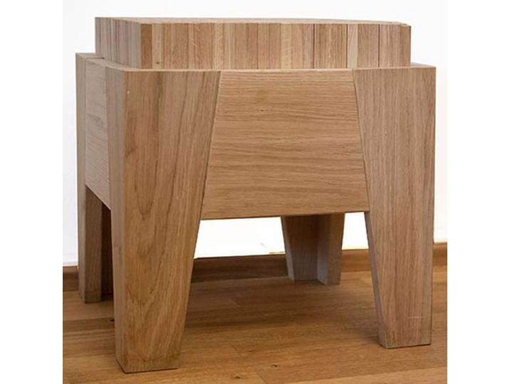 Ergonomischer Massivholz Hocker 'Brick by Brick' Sitzfläche aus 576 dynamische Stifte B 42 x T 42 x H 44 cm metallfrei in Esche, Ahorn, Zirbe, von 4betterdays