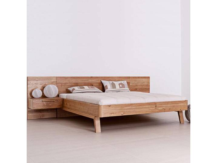 Klassisches Massivholzbett 'Alp Style' mit massiver Wandvertäfelung verschieden Größen und Ausführungen Made in Südtirol Klassisches Massivholzbett 'Alp Style' mit massiver Wandvertäfelung verschieden Größen und Ausführungen Made in Südtirol von 4betterdays