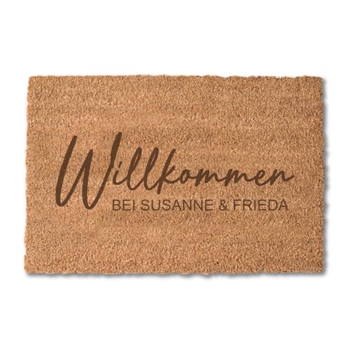 4you Design Fußmatte Kokos 60 x 40 Personalisiert mit 2 Namen – Motiv Willkommen – 100% natürliche Kokosfaser – Rückseite rutschfestes Vinyl – Matte Indoor – Kokosfußmatte für die Haustür von 4you Design