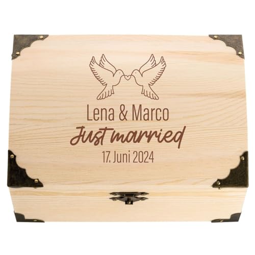 4youDesign Holzkiste, Schatztruhe zur Hochzeit mit Gravur – Motiv Just married 2 Namen, Datum – Hochzeitsgeschenk für Brautpaar – Perfekt als Verpackung oder Geldgeschenk – L18xB13xH10cm von 4youDesign