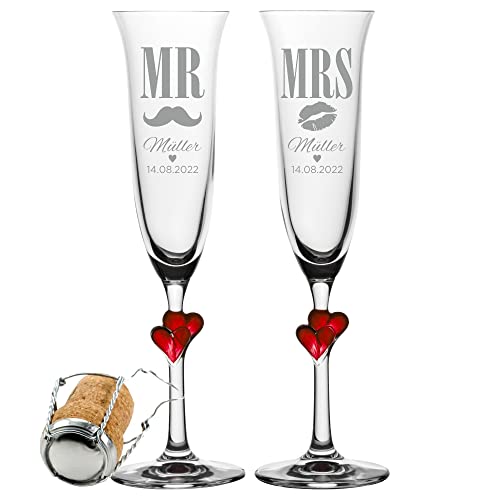 4you Design 2er Set Sektgläser mit roten Herzen – Motiv Mr. und Mrs. – mit Gravur von Namen und Datum – tolle Sektkelche zum Jahrestag oder zur Verlobung von 4youDesign