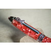 Wunderschöner Handgemachter Crushed Rot Und Rosa Acryl Brustkrebs Bewusstsein Stift Mit Kristall Akzenten Wunderschöner Handgemachter Crushed Rot Und Rosa Acryl Brustkrebs Bewusstsein Stift Mit Kristall Akzenten von 6CatWorkshop