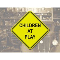 Kinder Im Spiel - Garage, Werkstatt, Straße, Zuhause Gelbes Aluminiumschild von 734designs