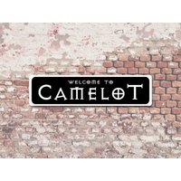 Willkommen Bei Camelot 6 "x24" Aluminiumschild King Arthur Willkommen Bei Camelot 6 "x24" Aluminiumschild King Arthur von 734designs