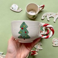 Handgemachte Keramik Weihnachtstasse Nr.2 von 7thHouseCeramics