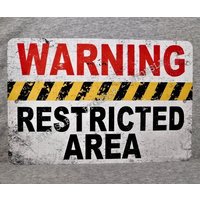 Blechschild Achtung Restricted Area Militär 51 Regierung Keep Out Mitarbeiter Nur Gefahr Sicherheit Alien Leben Us Militaria Ufo 20x30 cm von 923graphics