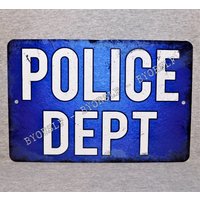 Blechschild Police Department Wache Polizeioffizier Strafverfolgungsbehörde Polizeigefängnis Korrekturen State Trooper Sheriff Büro Polizist Popo Blechschild Police Department Wache Polizeioffizier Strafverfolgungsbehörde Polizeigefängnis Korrekturen State Trooper Sheriff Büro Polizist Popo von 923graphics