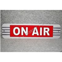 Metall Schild On Air Radio Sendung Sender Live Nachrichtensendung Fernsehen Journalismus Tür Vintage Replik Podcast Raum Nicht Betreten von 923graphics