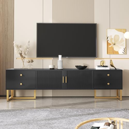 A ALFRESCOOL TV-Schrank, niedriges Paneel mit strukturierter Tür, TV-Möbel mit Schubladen, goldenen Griffen und goldenen Füßen von A ALFRESCOOL