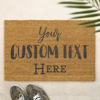 Bürste Türmatte Personalisierte Haustürmatte Individuell Bedrucktes Erstes Hauspaar Geschenk Ihr Text Hier von A1GraphicsLtd
