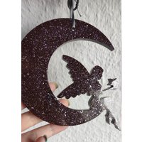 Weihnachtsbaumschmuck Aus Epoxidharz Fee Auf Dem Mond von A4ArtInspire