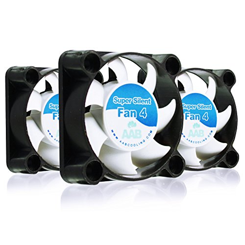 AABCOOLING Super Silent Fan 4 - Leise und Efizient 40mm Gehäuselüfter mit 4 Anti-Vibration-Pads - Mini Ventilator, Ventilator Silent, Lüfter 40mm, CPU Kühler, PC Fan - Wertpaket 3 Stück AABCOOLING Super Silent Fan 4 - Leise und Efizient 40mm Gehäuselüfter mit 4 Anti-Vibration-Pads - Mini Ventilator, Ventilator Silent, Lüfter 40mm, CPU Kühler, PC Fan - Wertpaket 3 Stück von AABCOOLING