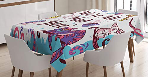 ABAKUHAUS Fantasie Tischdecke, Alice im Wunderland, Pflegeleicht mit Modernster Druck Technologie Waschbar und Personalisiert, 140 x 170 cm, Aqua Lila von ABAKUHAUS