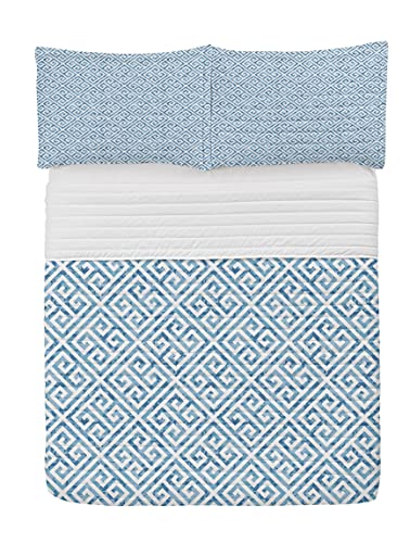 ABAKUHAUS Greek Key Mikrofaser Tagesdecken Set, Camo Effect Meander, weiches Bettwäscheset mit Kissenbezügen und Steppdecke, 220 cm x 220 cm, Baby Blue Weiß von ABAKUHAUS