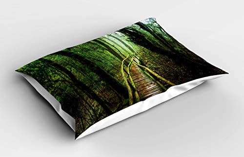 ABAKUHAUS Holzbrücke Kissenbezug, Moss Bäume Wald Natur, Dekorativer Standard King Size Gedruckter Kissenbezug, 65 x 50 cm, Olivgrün Evergreen von ABAKUHAUS