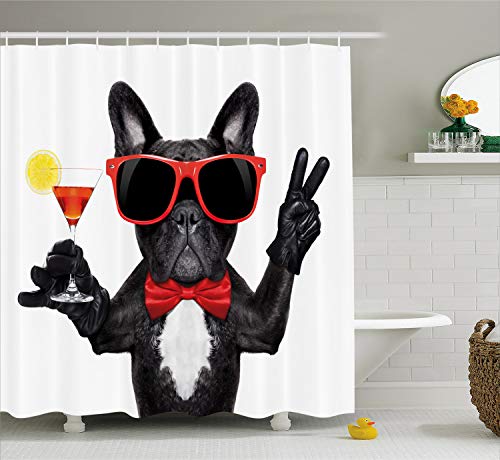 ABAKUHAUS Lustig Duschvorhang, Französische Bulldogge hält Martini, Wasser Blickdicht inkl.12 Ringe Langhaltig Bakterie und Schimmel Resistent, 175 x 200 cm, Weiß Schwarz von ABAKUHAUS