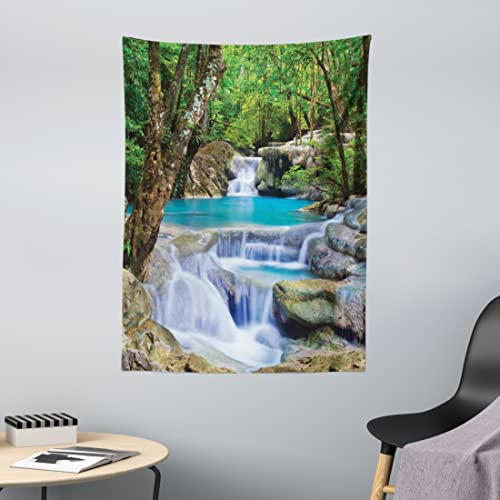 ABAKUHAUS Natur Wandteppich, Felsen in See mit Wasserfall aus Weiches Mikrofaser Stoff Waschbar ohne Verblassen Digitaldruck, 110 x 150 cm, Grün Blau und Braun von ABAKUHAUS