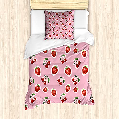 ABAKUHAUS Obst Bettbezug Set für Einzelbetten, Erdbeeren und Kirschen, Milbensicher Allergiker geeignet mit Kissenbezug, 135 cm x 200 cm - 80 x 80 cm, Pale Pink Farn-Grün von ABAKUHAUS
