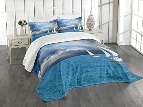 ABAKUHAUS Segelboot Tagesdecke Set, Segeln Nach Gewitterwolken, Set mit Kissenbezügen farbfester Digitaldruck, für Doppelbetten 220 x 220 cm, Blau grau Weiß Blau von ABAKUHAUS