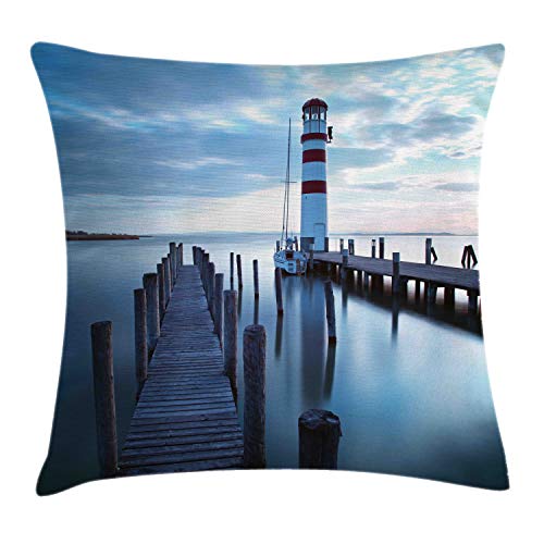 ABAKUHAUS maritim Kissenbezug, Leuchtturm Meer bei Sonnenaufgang, Digitaldruck Waschbar Farbfester Kopfkissenhülle Reißverschluß Beidseitiger Druck, 60 x 60 cm, Dark Brown-Schiefer-Blau von ABAKUHAUS