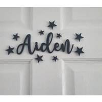 Farbiges Acryl Tür Namensschild Mit Sternen Oder Herzen - Kinderzimmer Schild Baby Name Laser Farbiges Spielzeug Box von ABeautifulSignShop