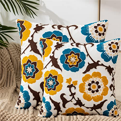 ACCZ Blumen Kissenbezüge Set mit 2 Kissenbezügen 45 x 45 cm Sommer Moderne Stickerei Dekorationskissenbezüge quadratisch weich Bauernhaus Kissenbezüge für Couch Sofa Bett von ACCZ