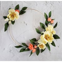 Gelber Filz Rosenblüten Kranz | Florales Kinderzimmer Wanddeko Gelbe Haustür Frühlingsdeko Vintage Inspirierte Cottagecore Blumen von ACornerFullofPosies