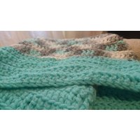 Handgefertigte Baby-Decke Mit Colour-Blocking Grenze von ACozyTouchOfHome